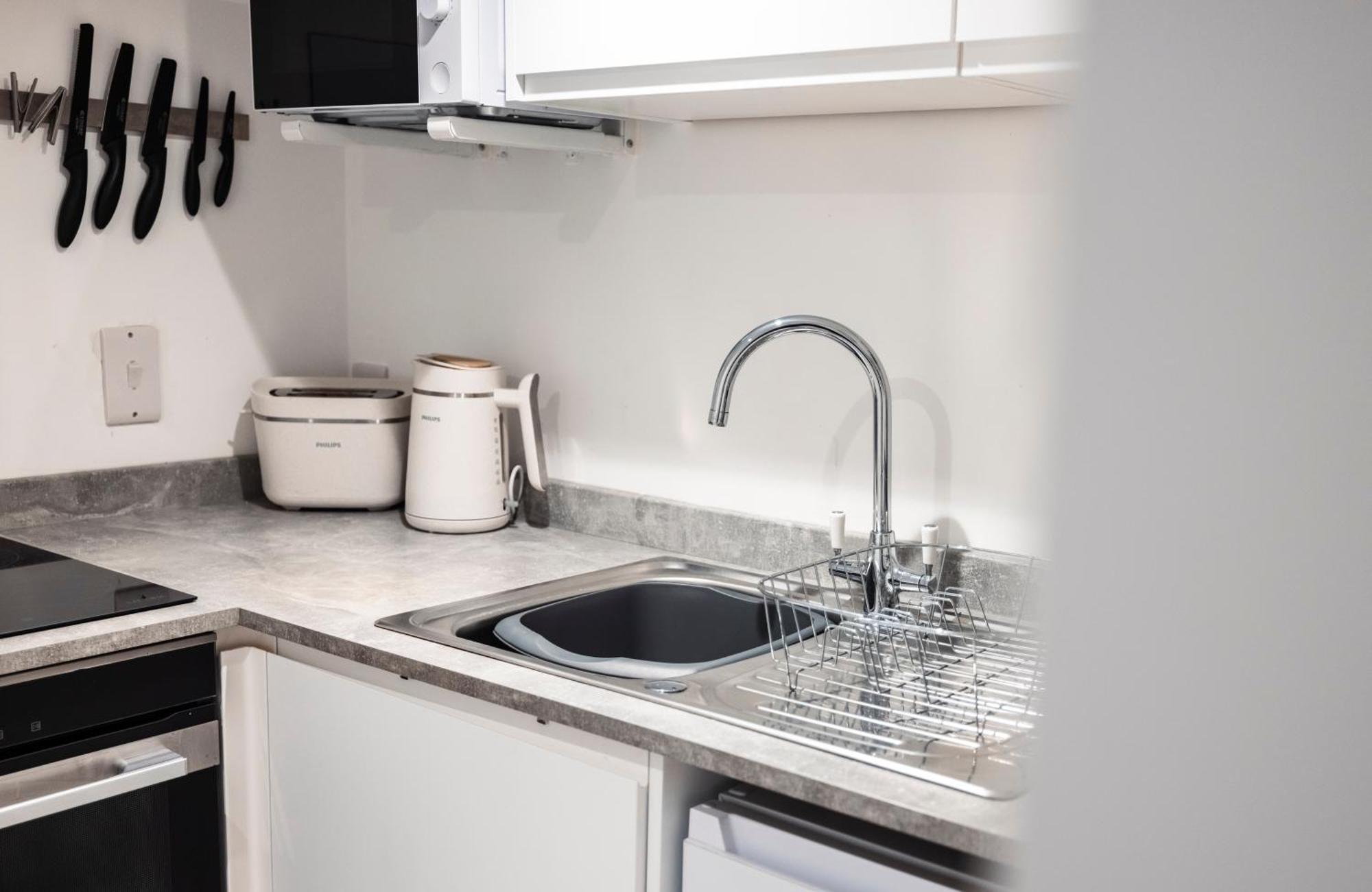 - Inc Free Parking, Wifi, Full Kitchen, Smart Tv - Spring Apartamento Hereford